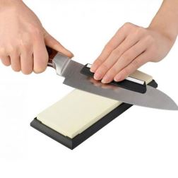 YASUNARI Vodící přípravek na ostření kuchyňských nožů YASUNARI Vodící přípravek na ostření kuchyňských nožů